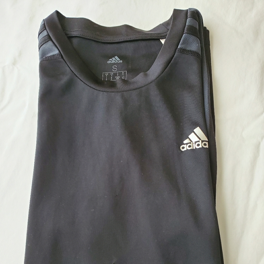 Tshirt poliéster adidas